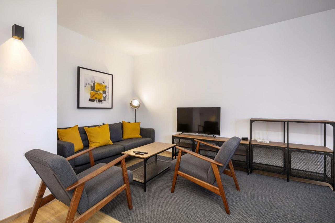 Real - 2 Bedroom Apartment